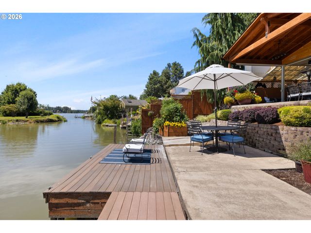 21548 Ne LACHENVIEW Ln, Fairview, OR 97024