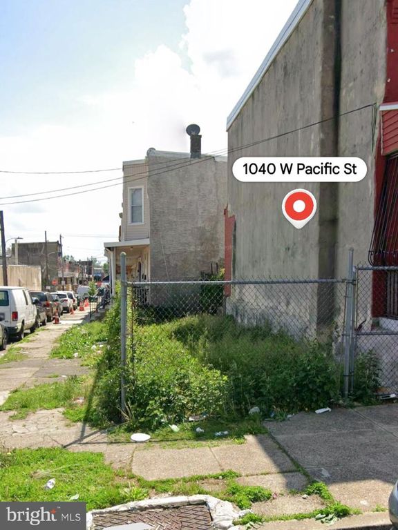 1040 W PACIFIC ST, PHILADELPHIA, PA 19140 — exterior