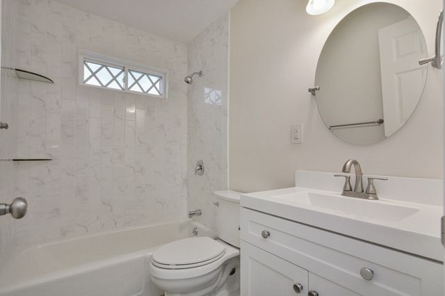 28 Fernview Avenue 9, North Andover, MA 01845