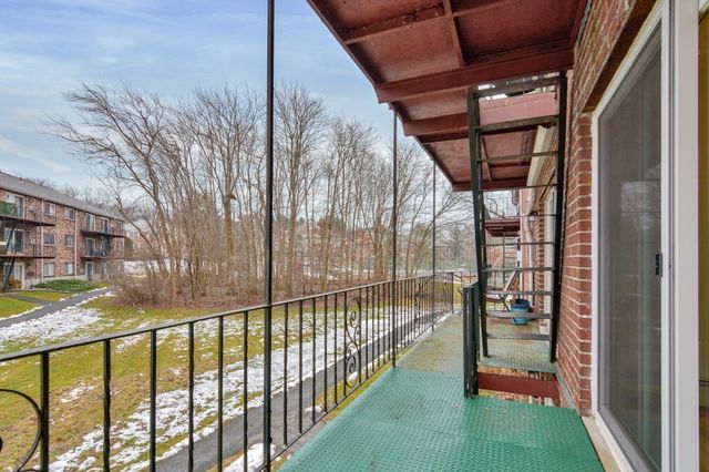 28 Fernview Avenue 9, North Andover, MA 01845