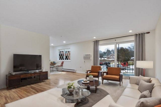 28 Fernview Avenue 9, North Andover, MA 01845
