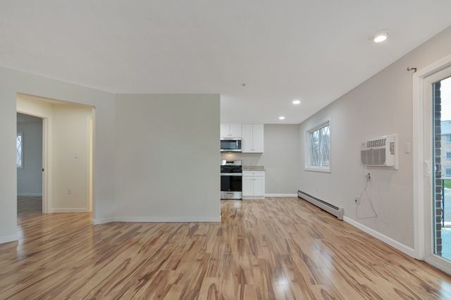 28 Fernview Avenue 9, North Andover, MA 01845