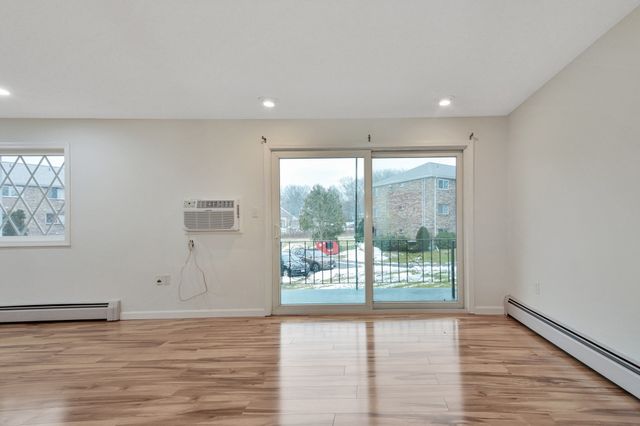 28 Fernview Avenue 9, North Andover, MA 01845