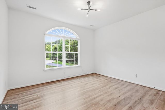336 PHILLIPS ST, Fredericksburg, VA 22405