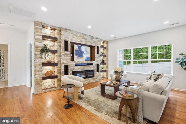336 PHILLIPS ST, Fredericksburg, VA 22405