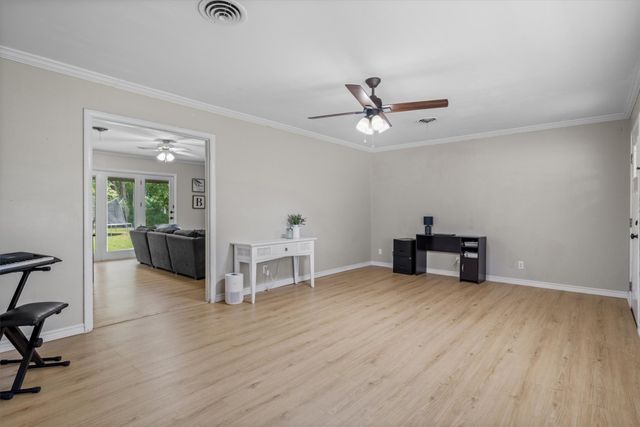 200 W Kansas Street, Van, TX 75790