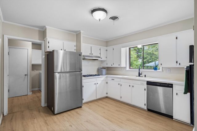 200 W Kansas Street, Van, TX 75790