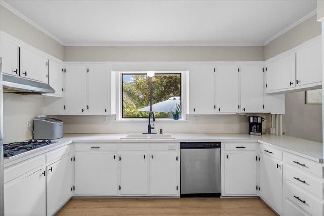 200 W Kansas Street, Van, TX 75790