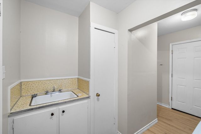 200 W Kansas Street, Van, TX 75790