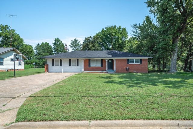 200 W Kansas Street, Van, TX 75790