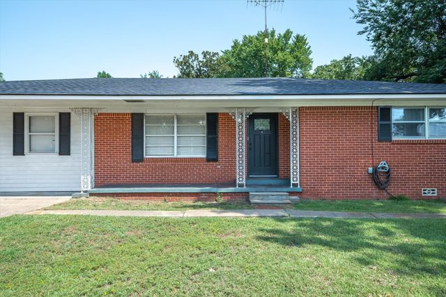 200 W Kansas Street, Van, TX 75790