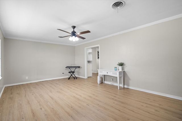 200 W Kansas Street, Van, TX 75790