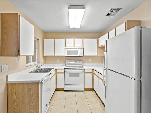 2209 FLUORSHIRE DRIVE, Brandon, FL 33511