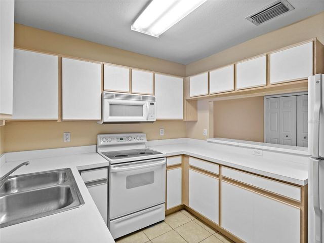 2209 FLUORSHIRE DRIVE, Brandon, FL 33511