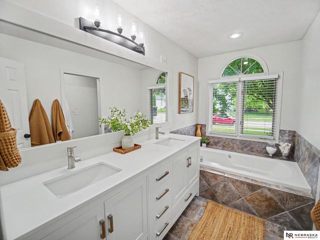 4919 Union Hill Road, Lincoln, NE 68516
