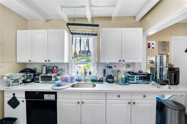 1300 S 20th Ave, Hollywood, FL 33020