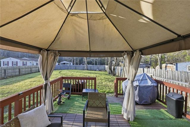 6853 Crittenden RD, Suffolk, VA 23432