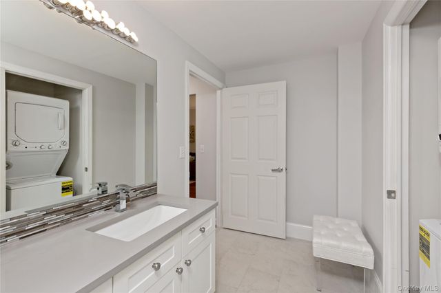 300 Mamaroneck Avenue 315, White Plains, NY 10605