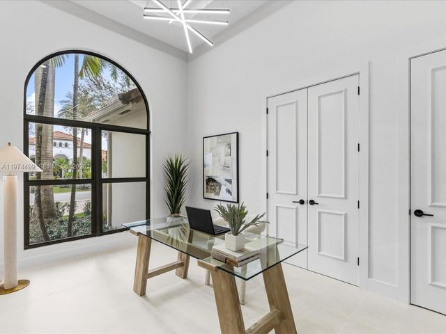 3303 W Stonebrook Cir, Davie, FL 33330