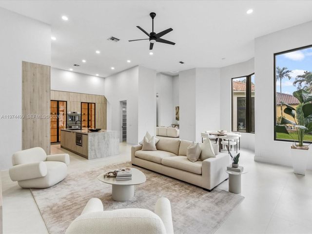 3303 W Stonebrook Cir, Davie, FL 33330