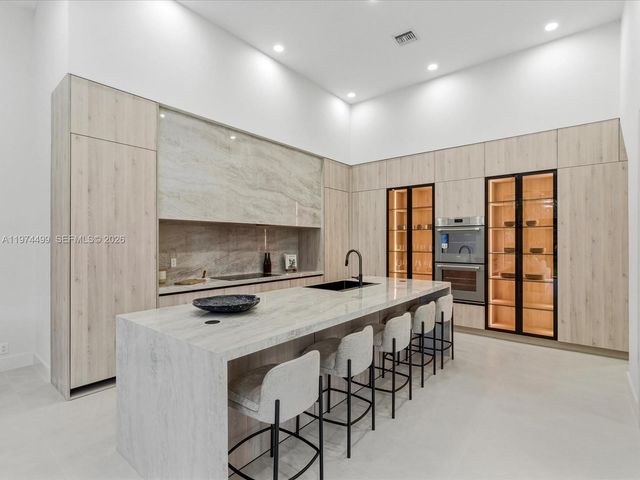 3303 W Stonebrook Cir, Davie, FL 33330