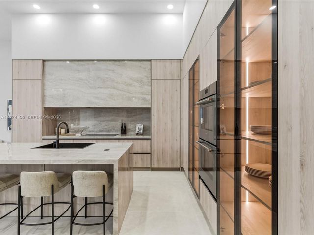 3303 W Stonebrook Cir, Davie, FL 33330