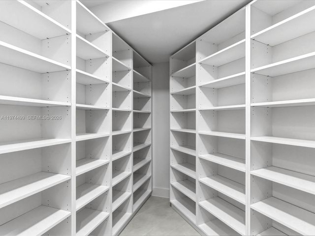 3303 W Stonebrook Cir, Davie, FL 33330