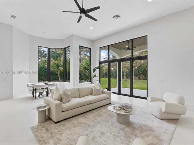 3303 W Stonebrook Cir, Davie, FL 33330