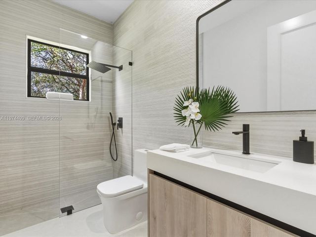 3303 W Stonebrook Cir, Davie, FL 33330