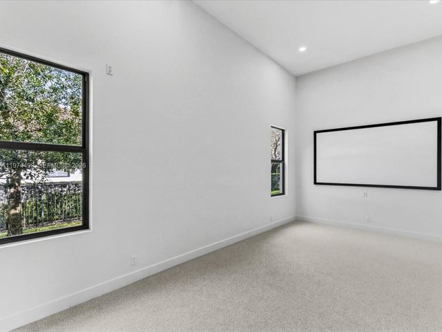 3303 W Stonebrook Cir, Davie, FL 33330