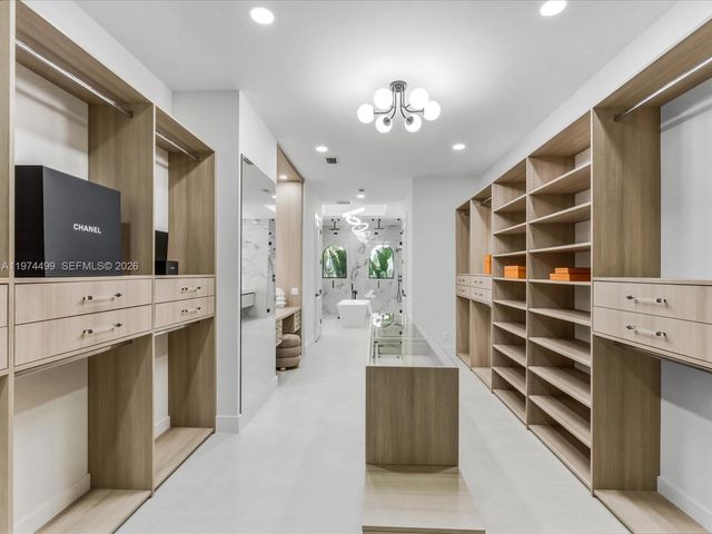 3303 W Stonebrook Cir, Davie, FL 33330