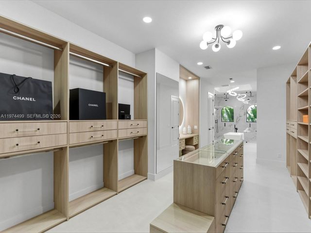 3303 W Stonebrook Cir, Davie, FL 33330