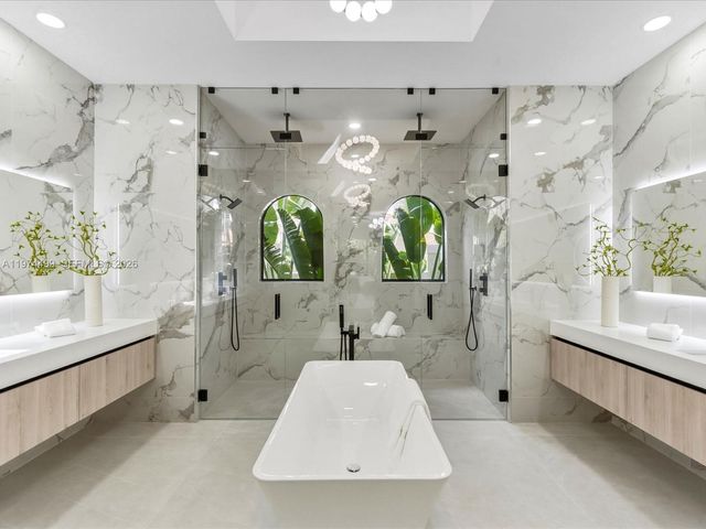 3303 W Stonebrook Cir, Davie, FL 33330