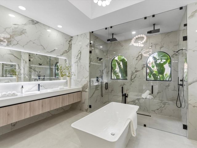 3303 W Stonebrook Cir, Davie, FL 33330