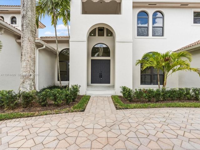 3303 W Stonebrook Cir, Davie, FL 33330