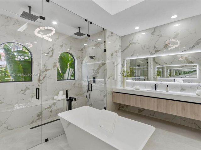 3303 W Stonebrook Cir, Davie, FL 33330