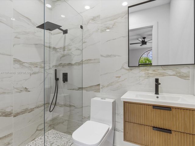 3303 W Stonebrook Cir, Davie, FL 33330