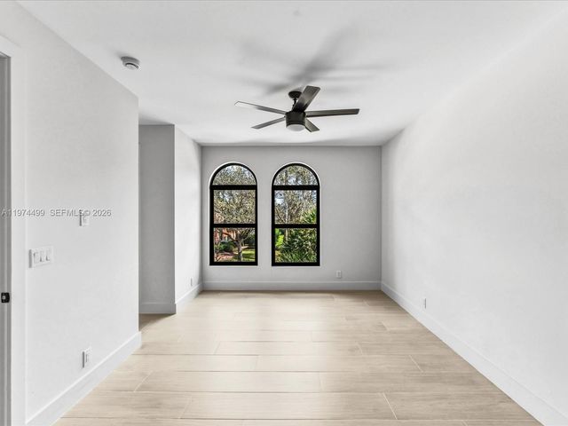 3303 W Stonebrook Cir, Davie, FL 33330