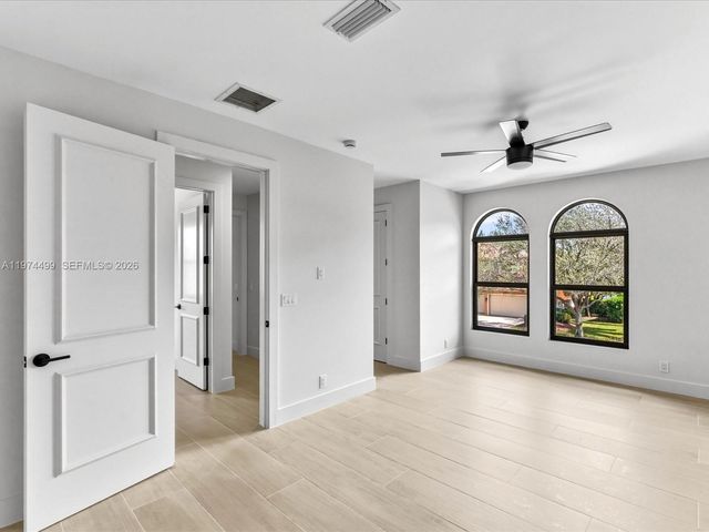 3303 W Stonebrook Cir, Davie, FL 33330