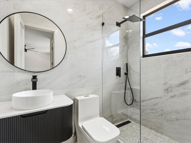 3303 W Stonebrook Cir, Davie, FL 33330