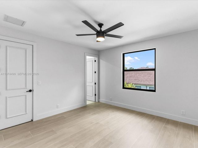 3303 W Stonebrook Cir, Davie, FL 33330