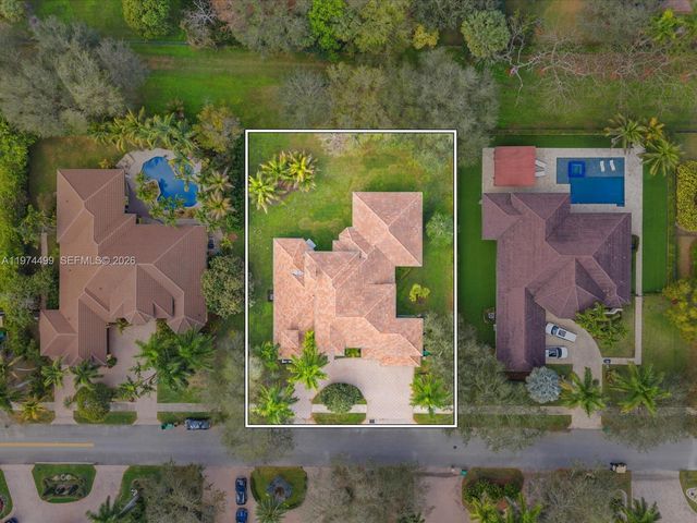 3303 W Stonebrook Cir, Davie, FL 33330
