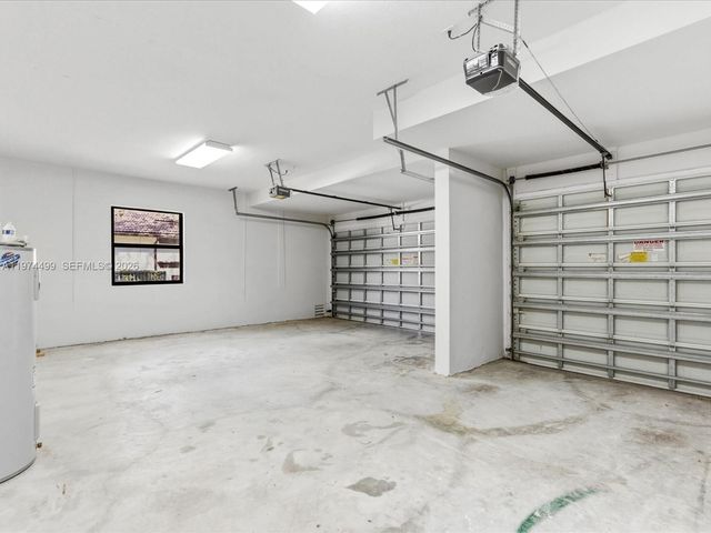 3303 W Stonebrook Cir, Davie, FL 33330