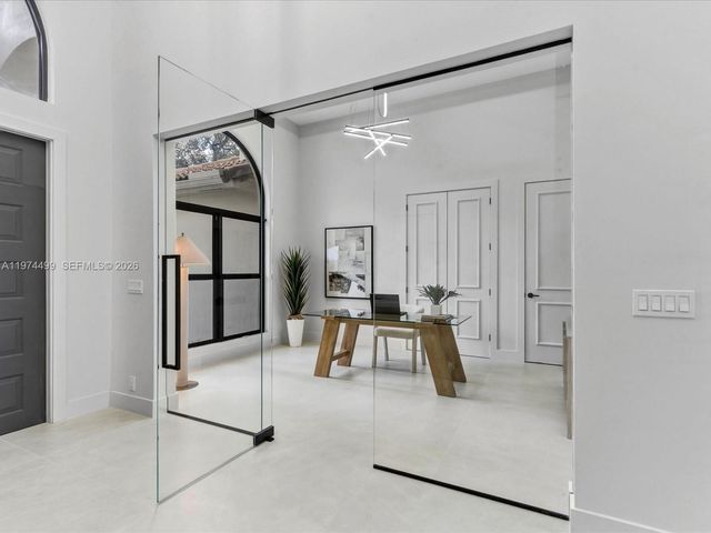 3303 W Stonebrook Cir, Davie, FL 33330