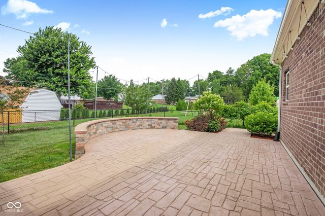 3268 S Cordell Road, New Palestine, IN 46163