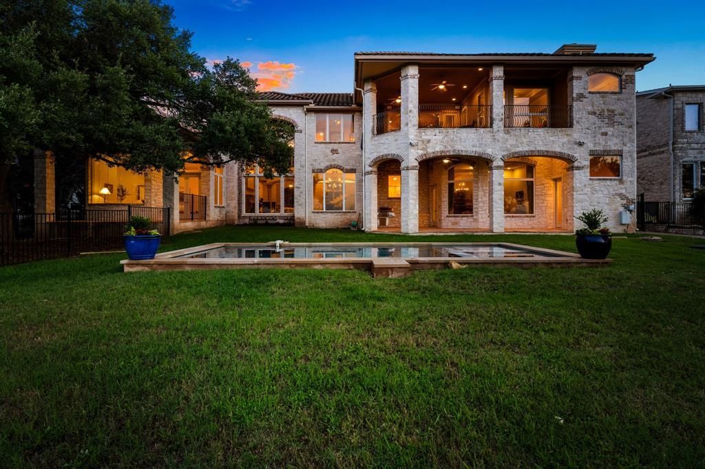 401 Brooks Hollow RD, Lakeway, TX 78734