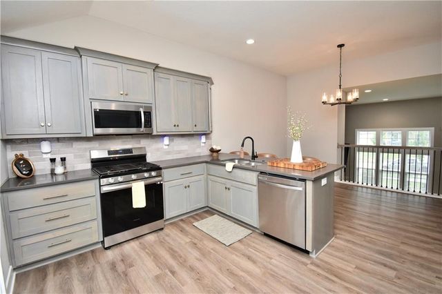 2152 Hay Market Court, Liberty, MO 64068