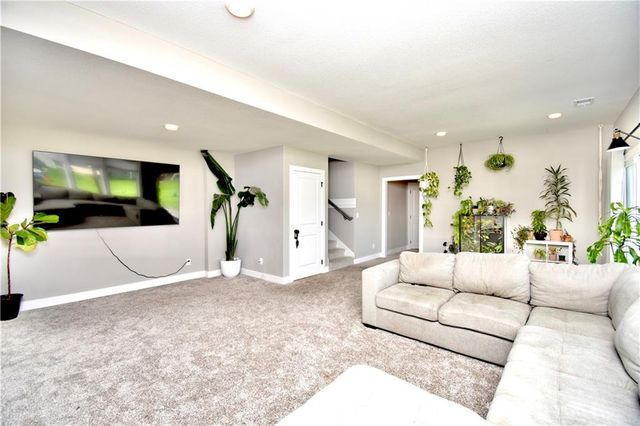 2152 Hay Market Court, Liberty, MO 64068
