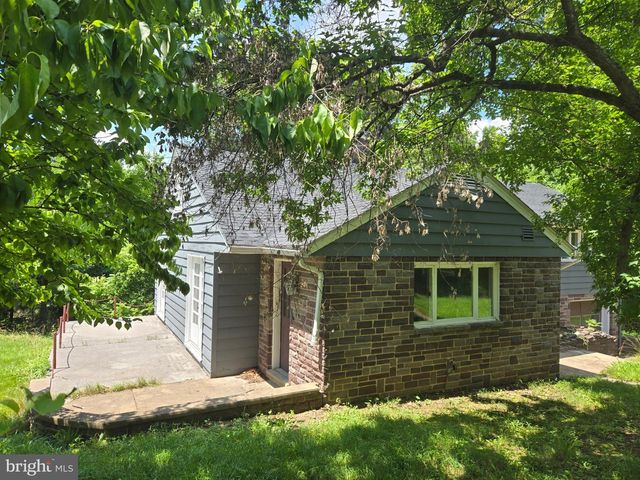 769 S WATER ST, Woodstock, VA 22664