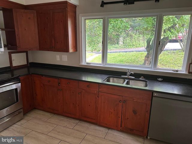 769 S WATER ST, Woodstock, VA 22664